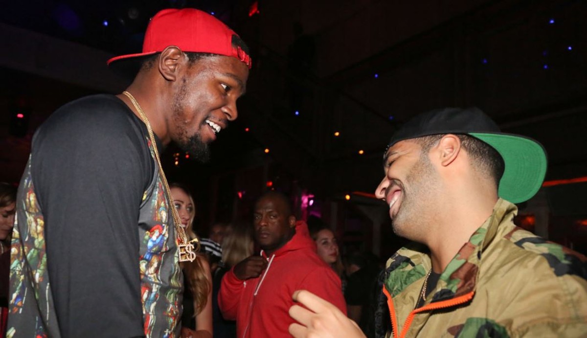 20200319_cn_drake_self_isolates_after_partying_with_kevin_durant