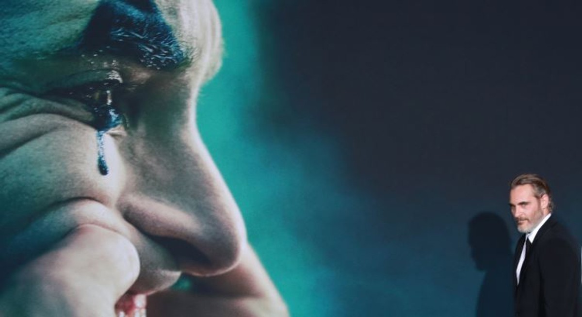 20200210_mn_joaquin_phoenix_takes_oscar_gold_as_the_joker_1