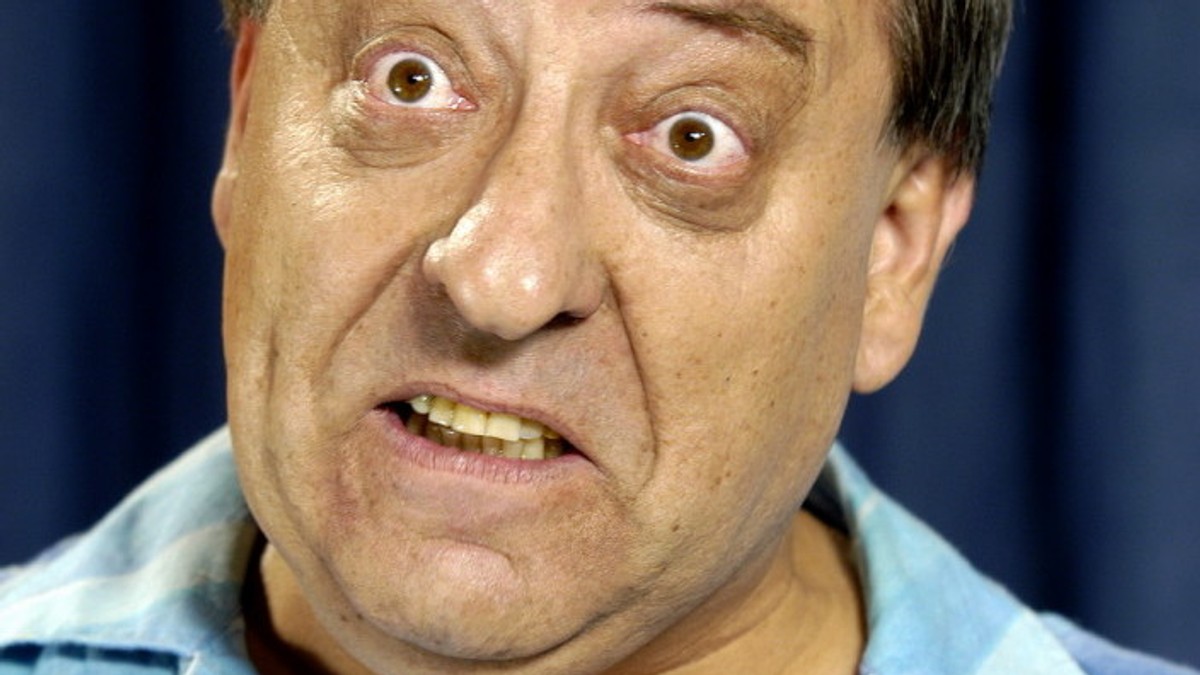 Ep 385 Marea Impacare La Bloc Seriale Vizioneaza Online Cele Mai Bune Seriale Productii Noi De Succes Romanesti Dar Si Seriale Mai Vechi Voyo